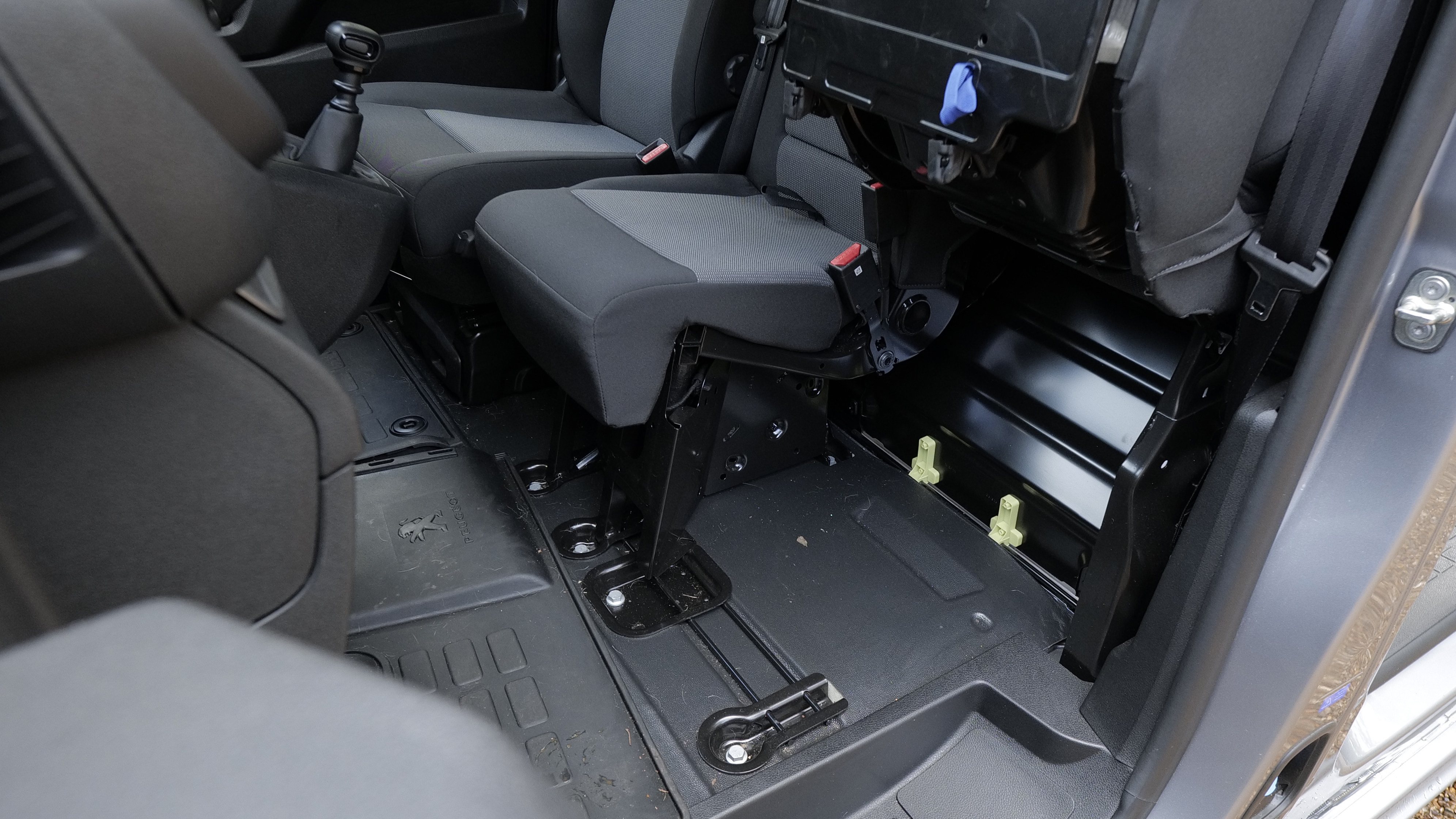 PEUGEOT EXPERT M DIESEL 1.5 BlueHDi 120 Asphalt Van